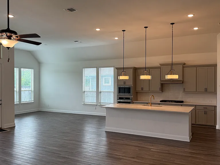 352 Olympic Park Dr — Photo 8