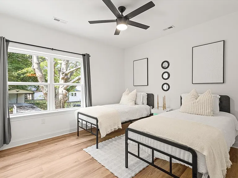 605 Poplar St — Photo 12