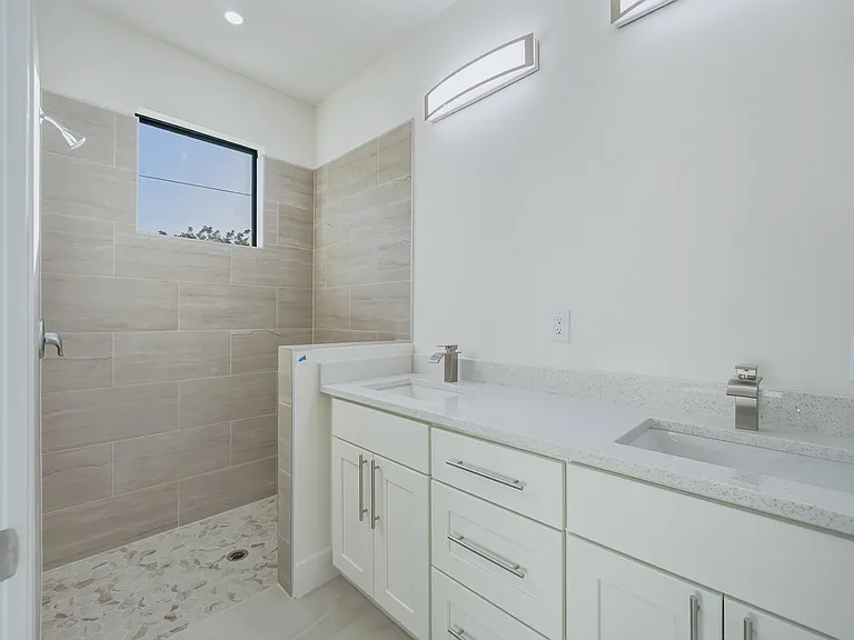 5302 28th St SW — Photo 15
