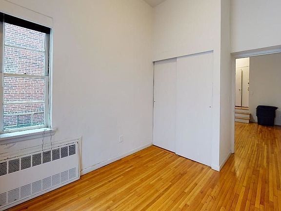 3rd image of 68 W 82nd St #1B1
