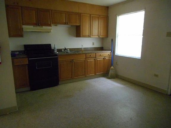 5th image of 36326 Salmen St APT C