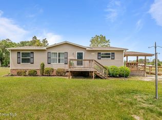 120 Church Rd, Hubert, NC 28539