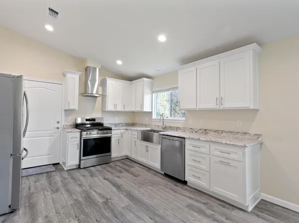 1835 NW Candler Ave, Grants Pass, OR 97526