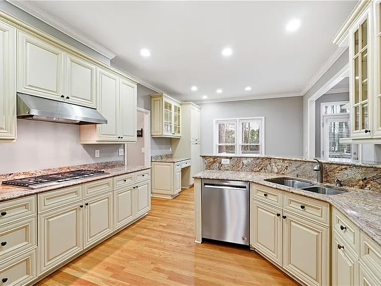 5145 Harbour Ridge Dr — Photo 8
