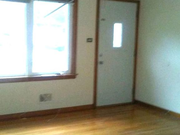 4th image of 9029 S Sproat Ave