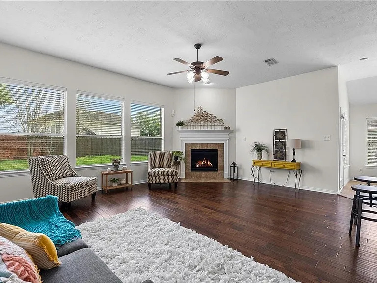2120 Red Timber Ct — Photo 2