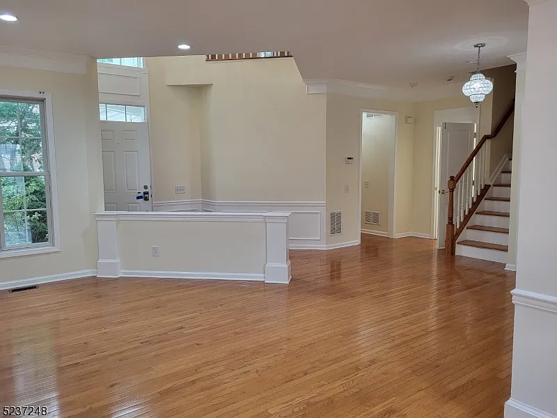 3 bed, 3.5 bath, $5,500 — Photo 4