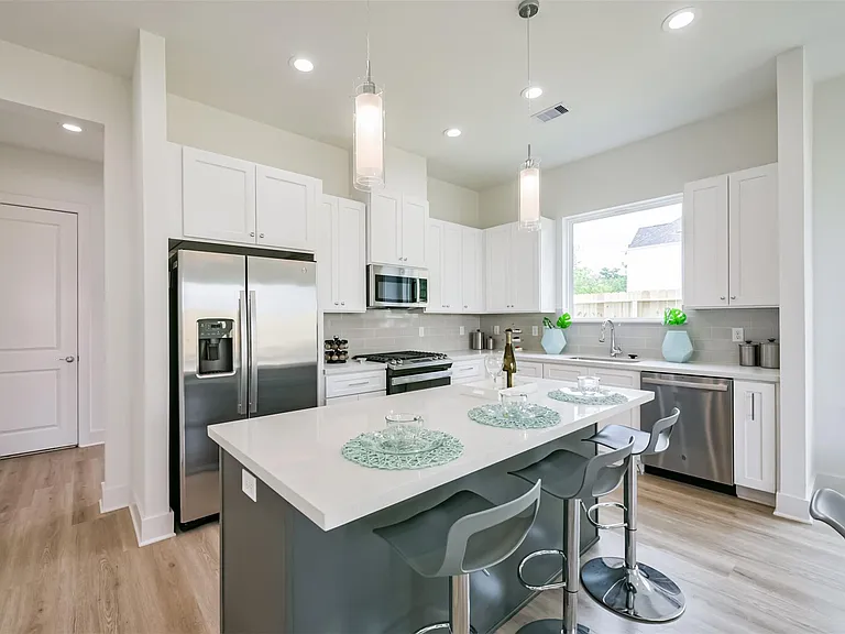5630 Balbo St — Photo 13