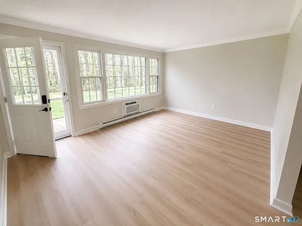 239 Old Farms Rd APT 12B, Avon, CT 06001