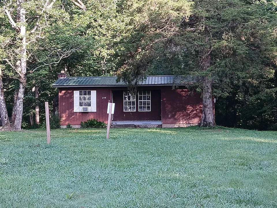 290 Cedar Springs Rd SE