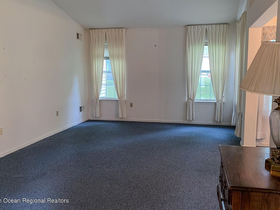1st image of 891B Stratford Court #B