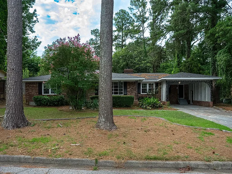 3120 Edinburgh Dr — Photo 2