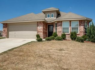 312 Crescent Creek Ln, Fort Worth, TX 76140