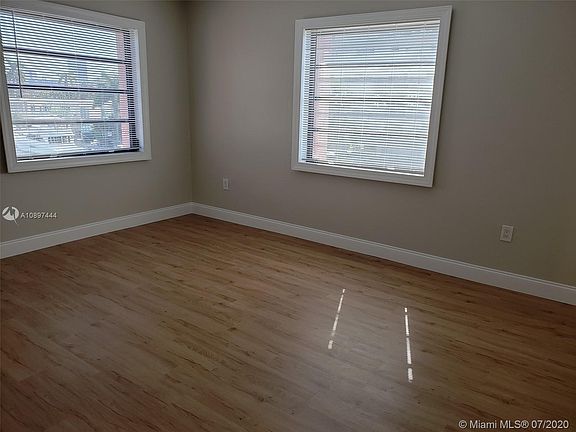 3rd image of 3582 NE 171st St APT 304
