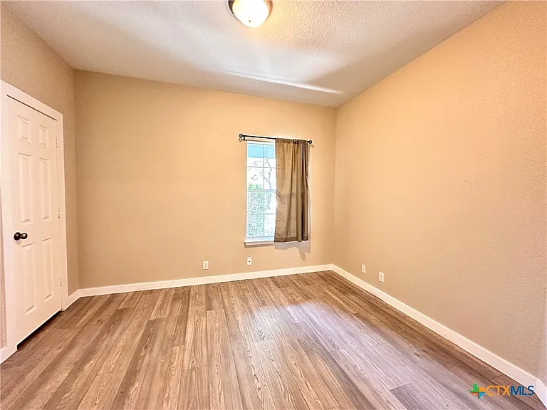 2029 Northview Dr — Photo 8