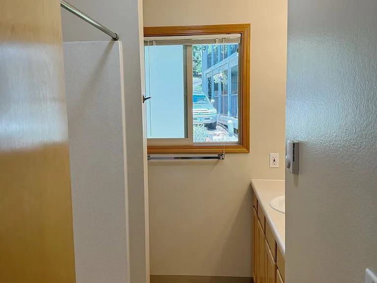 Roxclif Apartments — Photo 29