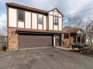 350 Lake Plymouth Blvd, Plymouth, CT 06782