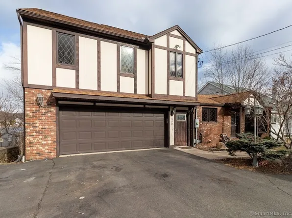 350 Lake Plymouth Boulevard, Plymouth, CT 06782