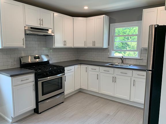2nd image of 15 Sedgwick Ave #2