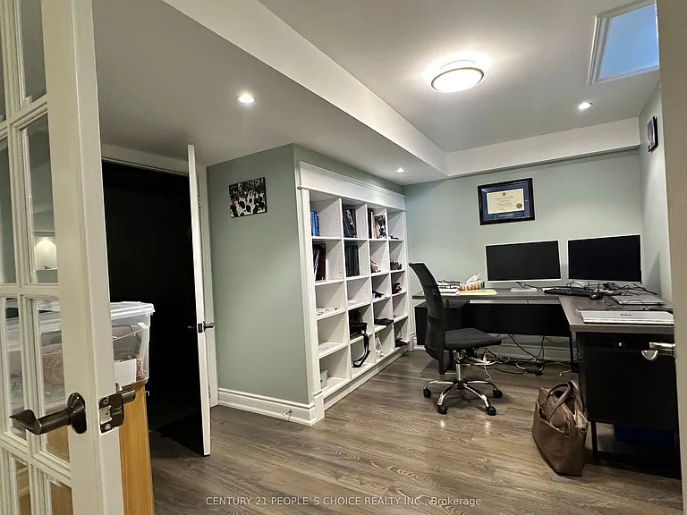 55 Beechnut Rd #BASEMENT — Photo 10