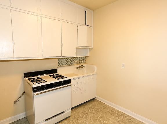 3rd image of 4411 N Wolcott Ave APT 1A