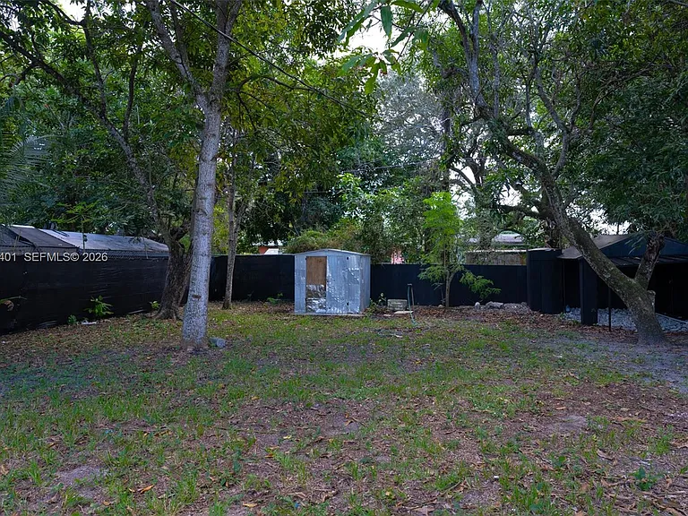 2600 NW 108th St — Photo 33