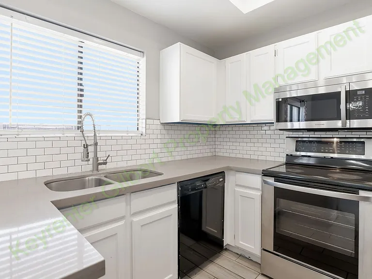 2969 N Oregon St #10 — Photo 10