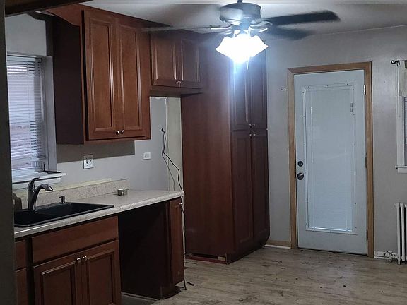 2nd image of 6648 S Komensky Ave