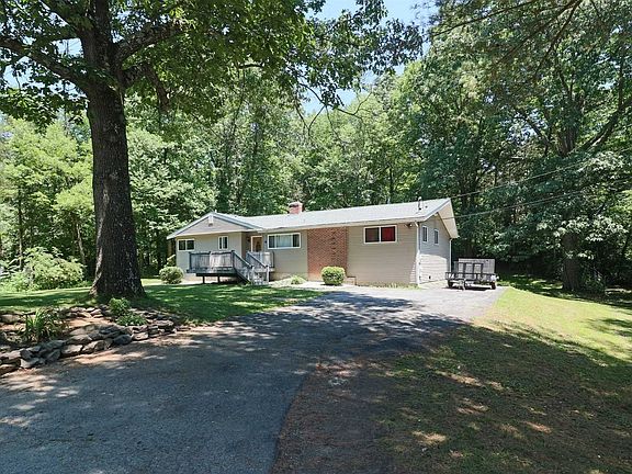 2nd image of 4 Spruce Dr