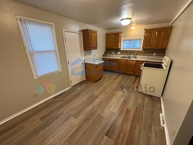 2347 15th St SW — Photo 3