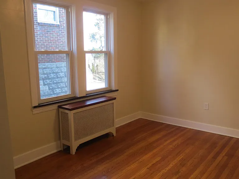163 Morrison Dr — Photo 4