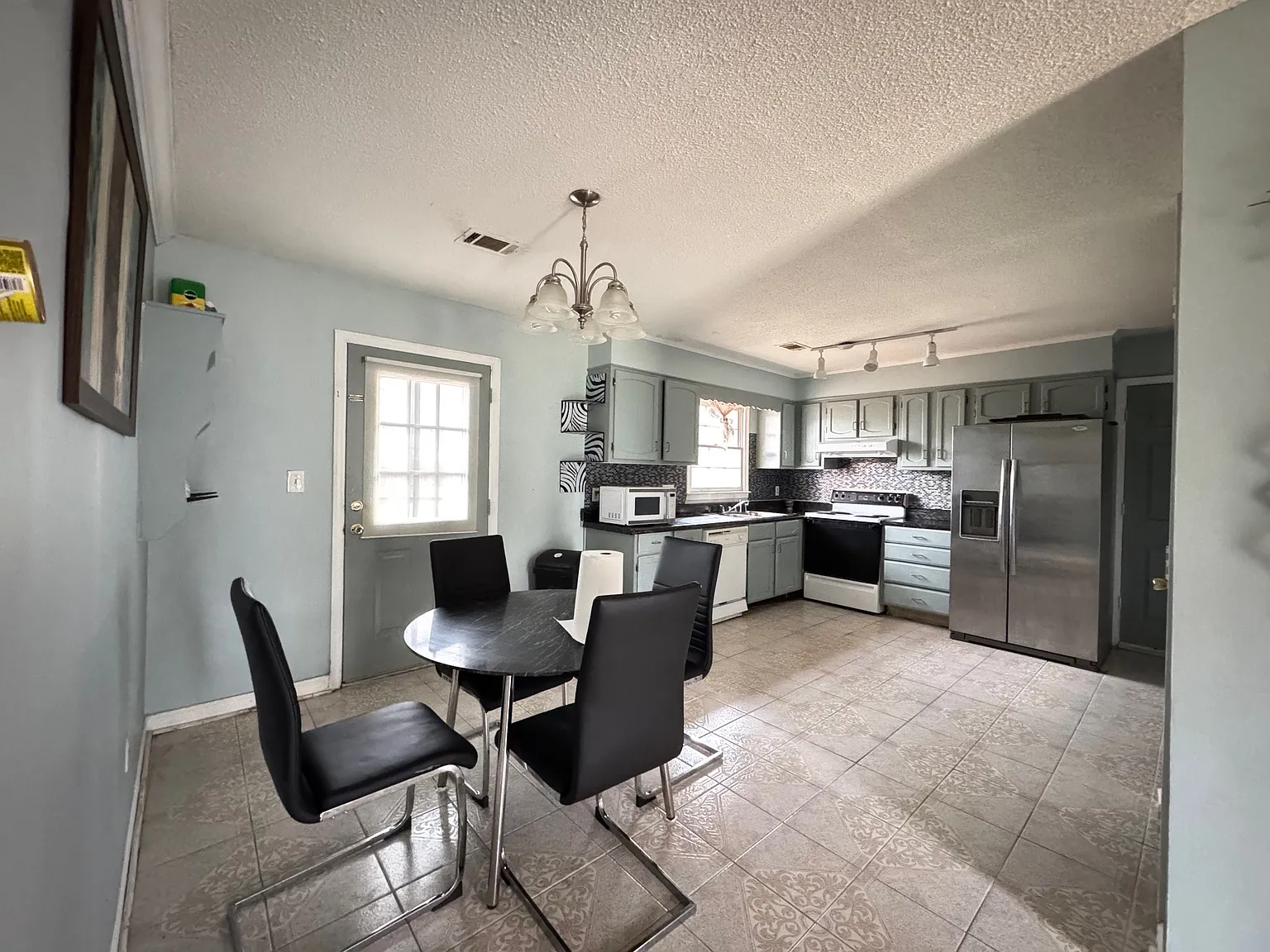 8027 Country Oaks Road - 1 — Photo 4