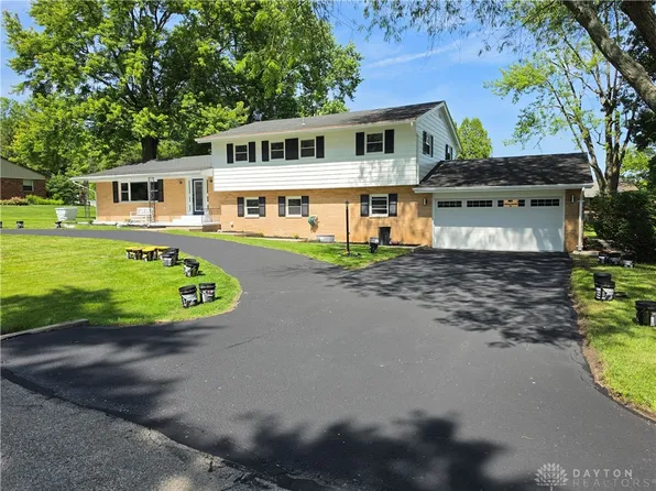 2570 Mardella Dr, Dayton, OH 45434