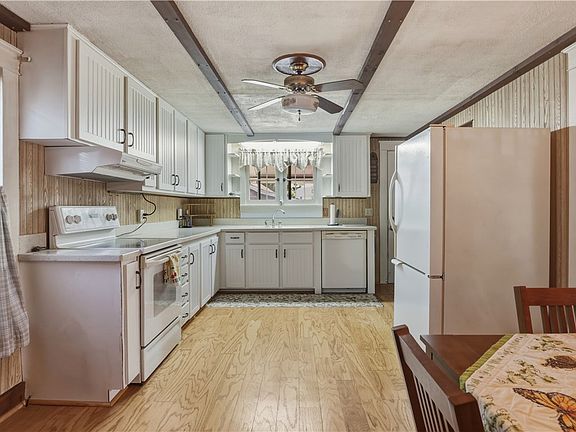 2nd image of 307 Ohanlon Ave