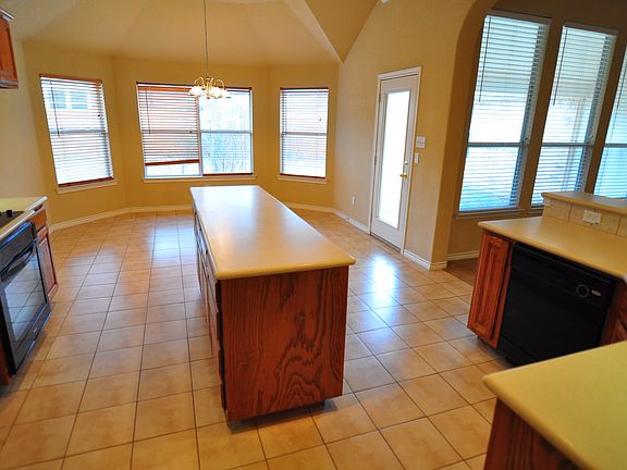 3rd image of 5908 Parkplace Dr