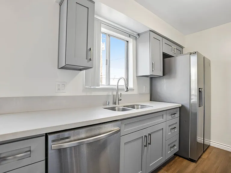 Casa Grande Apartments — Photo 2