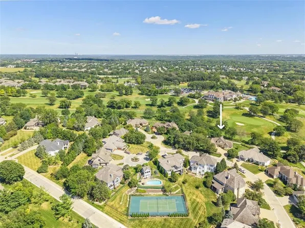 5576 Glen Oaks Pte, West Des Moines, IA 50266