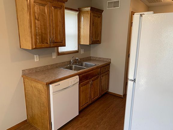 3rd image of 1934 S Arrowhead Ct