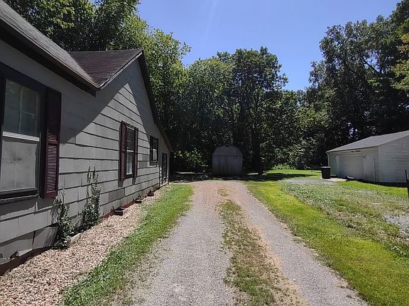 4th image of 2612 State Route 1820