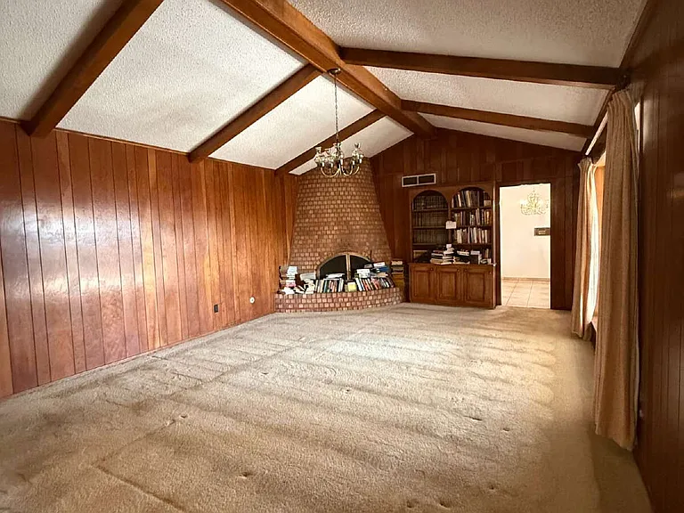 1709 Bruce Devlin Dr — Photo 29