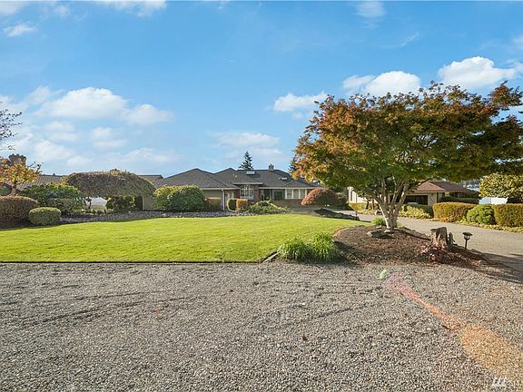 2nd image of 2820 199th Avenue Ct E