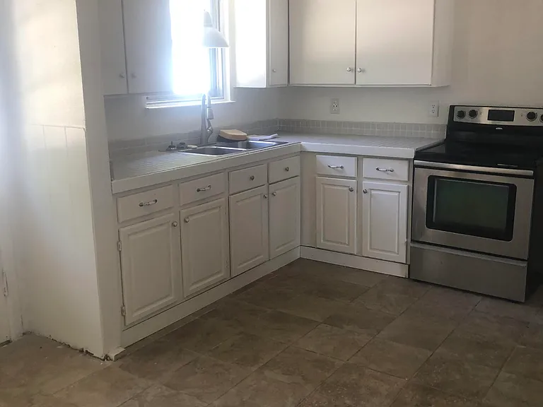 1815 Dennis St — Photo 6