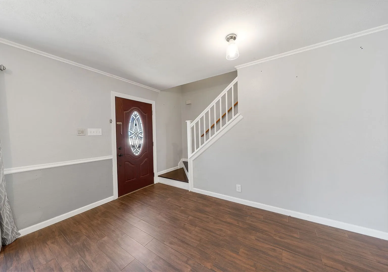 4 Bedroom/2.5 Bath Oak Bluff Subdivision — Photo 3