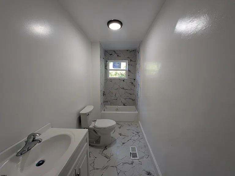 904 Westcoat Pl — Photo 18