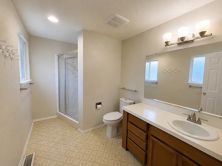 18905 SE 44th Way — Photo 19