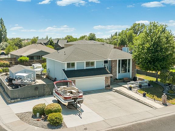 2nd image of 4095 Cove West Dr