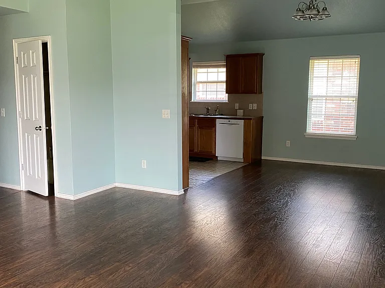 3610 Ellis Ave — Photo 6