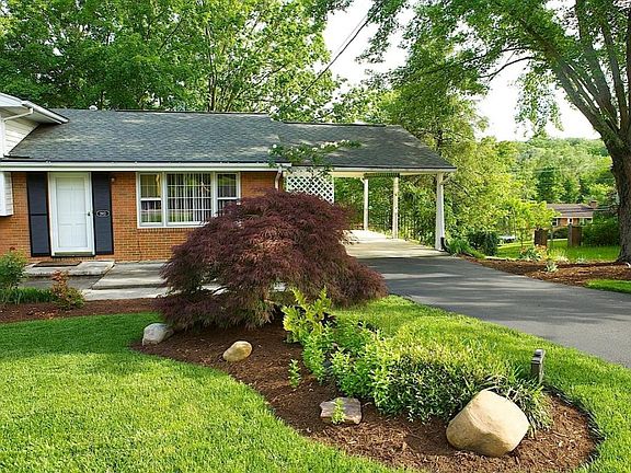 4th image of 2912 Jeffery Dr