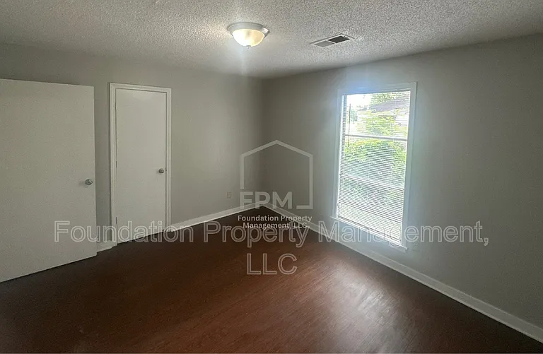 732 Tampa Ave — Photo 12