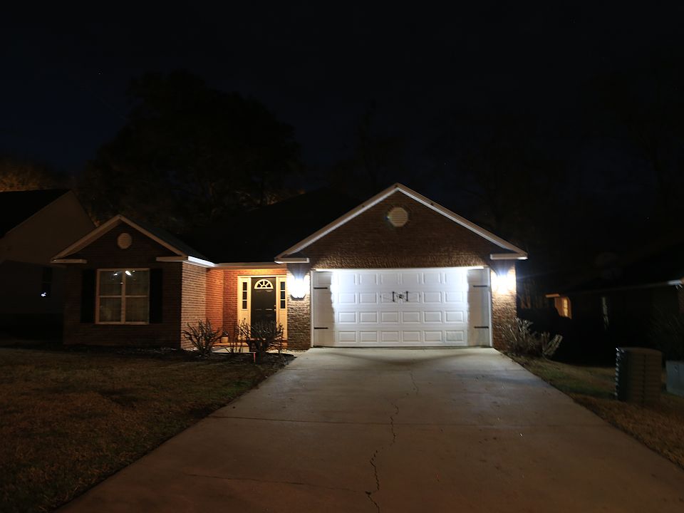 1st image of 103 Grove Pointe Dr